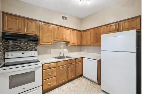 1416 BEATRICE DR, Orlando, FL 32810