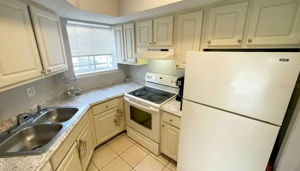 1972 LAKE ATRIUMS CIR #200, Orlando, FL 32839