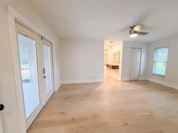 8028 CONSERVATORY CIR, Sarasota, FL 34243