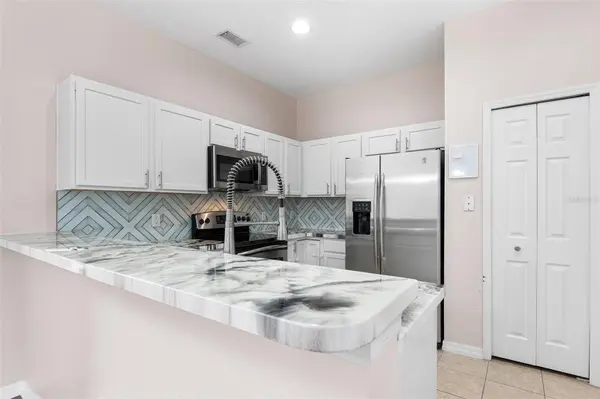10077 MOORSHIRE CIR, Orlando, FL 32829
