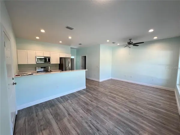 1418 N ORANGE ST, Mount Dora, FL 32757