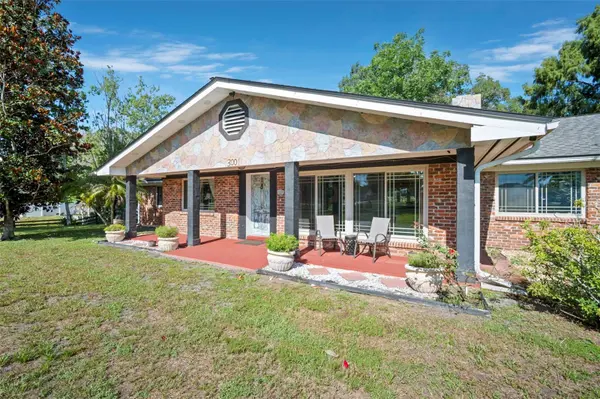 298-300 ORANGE AVE, St Cloud, FL 34769