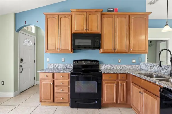 2063 MONTEREY DR, Deltona, FL 32738