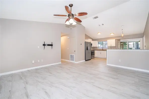 15 N BULOVA DR, Apopka, FL 32703