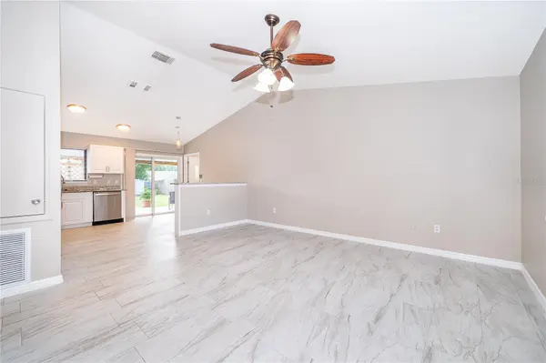 15 N BULOVA DR, Apopka, FL 32703