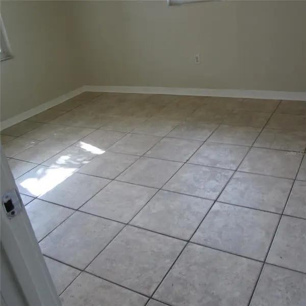 520 W ELLA J GILMORE ST, Apopka, FL 32703