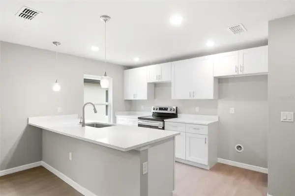2107 SUANEE AVE #200, Eustis, FL 32726