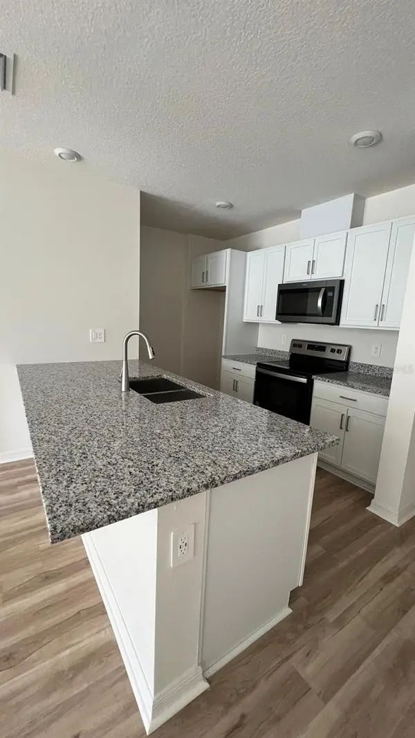 9324 WESTSIDE HILLS DR, Davenport, FL 33896