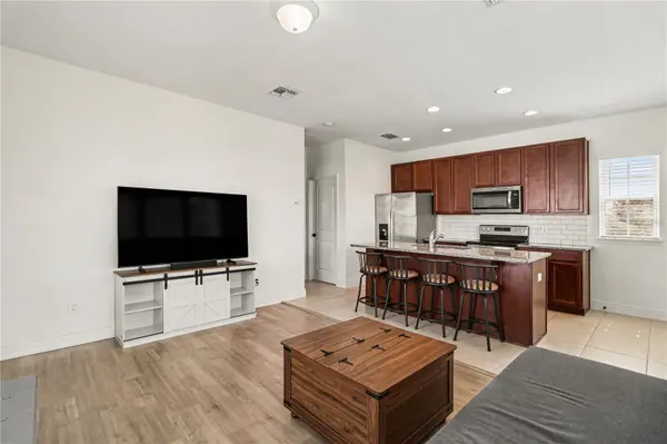 8274 R NEMOURS Pkwy, Orlando, FL 32827