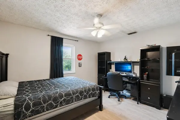 1869 KINGS POINT BLVD, Kissimmee, FL 34744