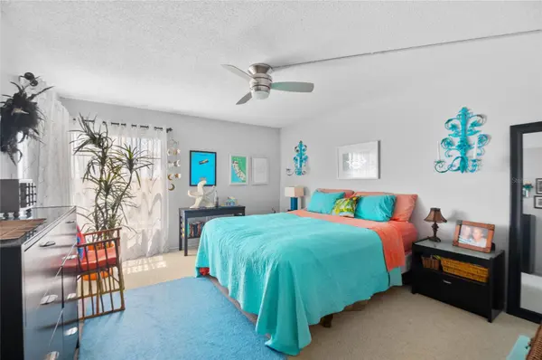 9860 62ND TER N #1047, St Petersburg, FL 33708