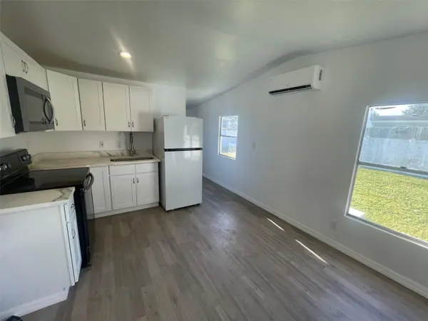 7489 CHARLIN Pkwy, Orlando, FL 32822
