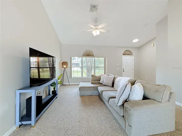 1364 HILLVIEW DR, Clermont, FL 34711