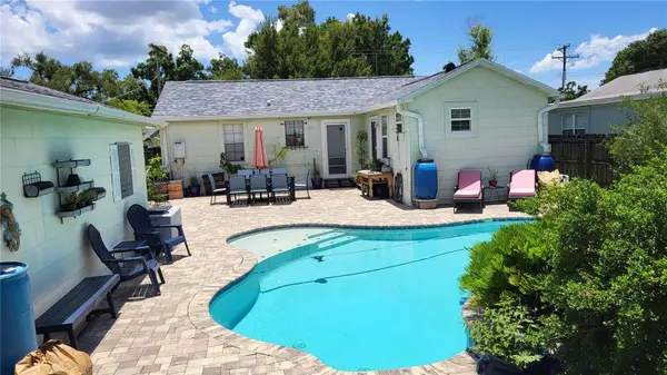 919 W WOODLAWN AVE, Tampa, FL 33603