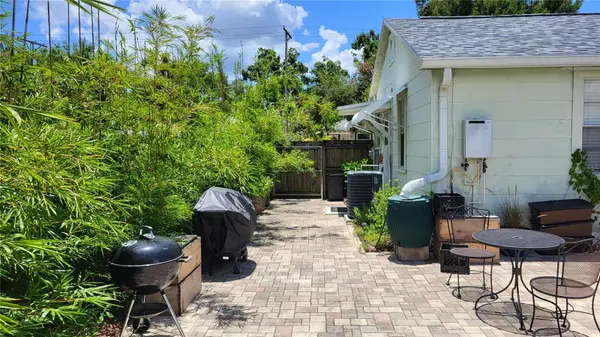919 W WOODLAWN AVE, Tampa, FL 33603