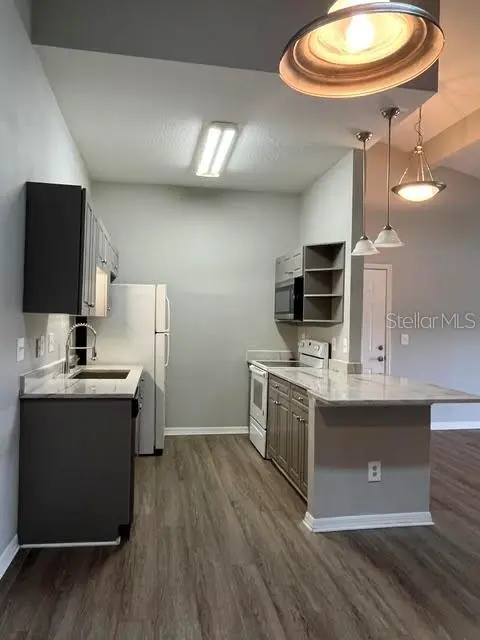 145 N PEARL LAKE CSWY #204, Altamonte Springs, FL 32714
