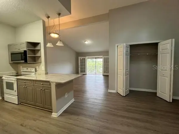145 N PEARL LAKE CSWY #204, Altamonte Springs, FL 32714