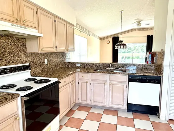 2705 CHATHAM CIR, Kissimmee, FL 34746