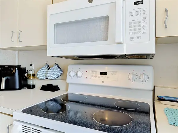 2504 WOODGATE BLVD #203, Orlando, FL 32822