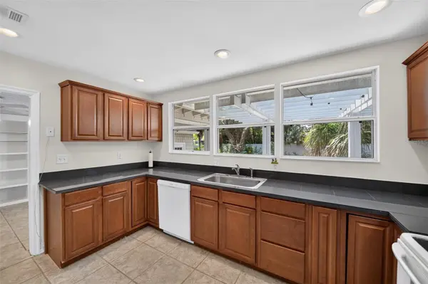 2732 NEWARK WAY, Orlando, FL 32803