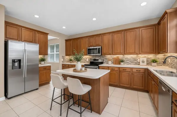 223 LARGOVISTA DR., Oakland, FL 34787