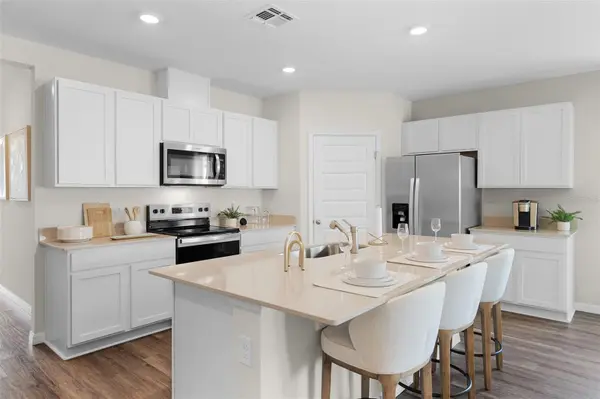 8464 FOX DEN CV, Lakeland, FL 33810