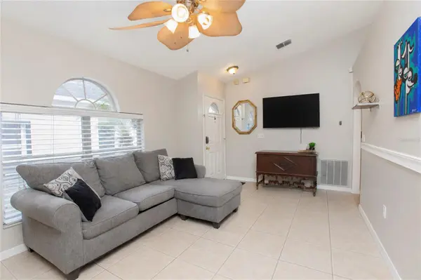 519 BEASLEY CT, Orlando, FL 32807