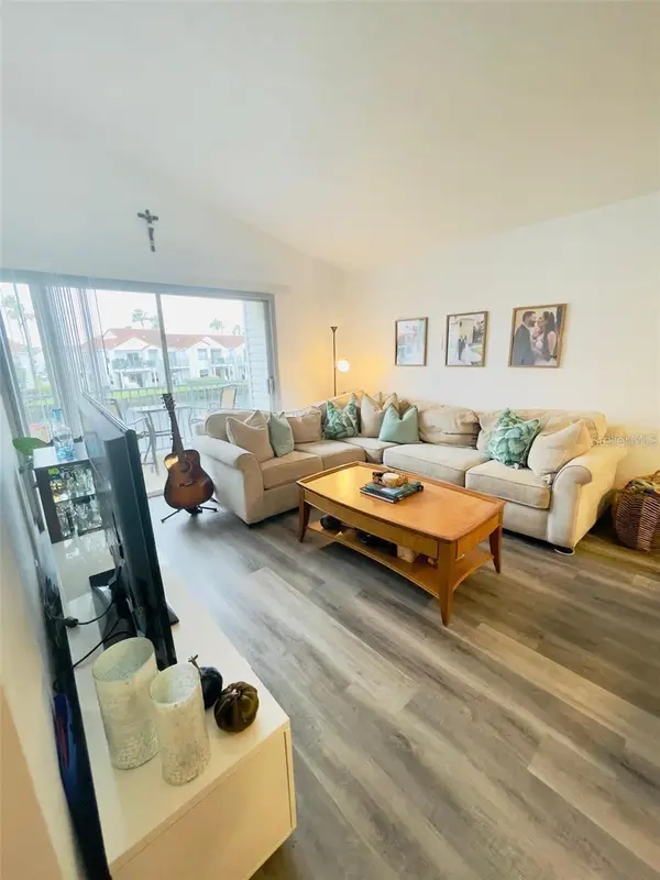 2500 WOODGATE BLVD #203, Orlando, FL 32822