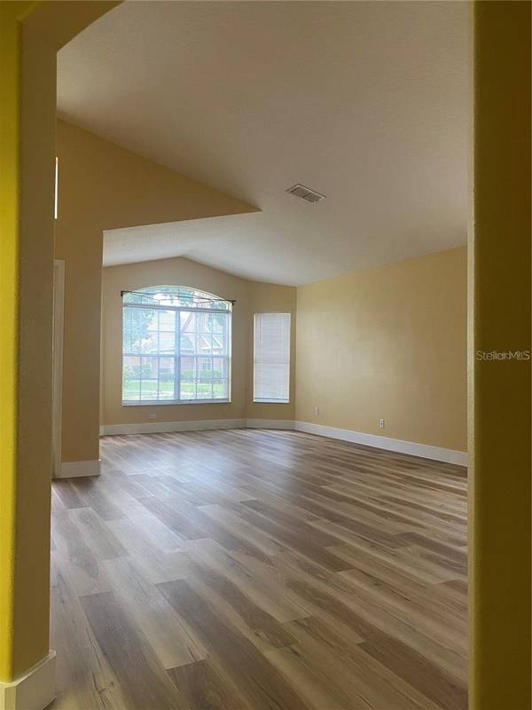 10007 DORIATH CIR, Orlando, FL 32825