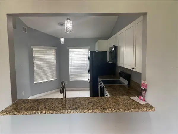 82 LAKEPOINTE CIR #82, Kissimmee, FL 34743