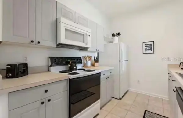 8103 COCONUT PALM WAY #302, Kissimmee, FL 34747