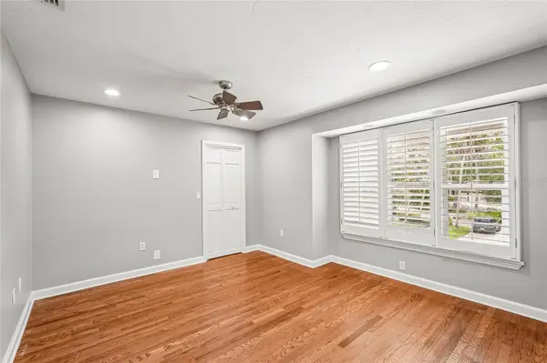 1675 LANDINGS LN, Sarasota, FL 34231