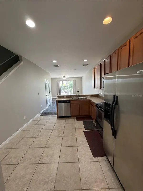 5032 WHITE SANDERLING CT, Tampa, FL 33619
