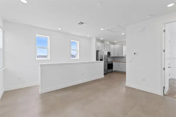 9711 UNDSET ALY, Orlando, FL 32827