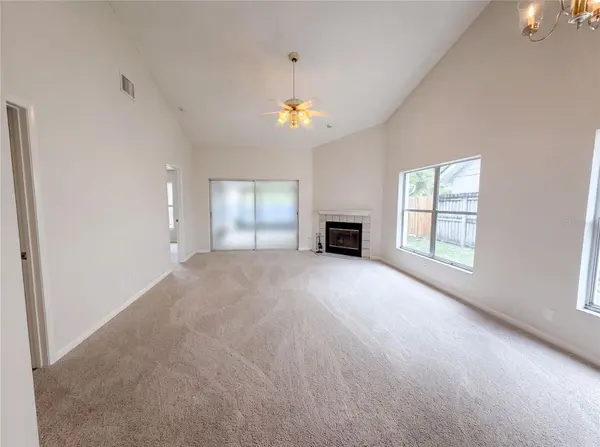 8613 COTTONWAY LN, Tampa, FL 33635
