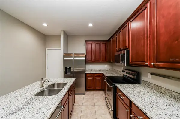 2026 HEARTLAND CIR, Valrico, FL 33594
