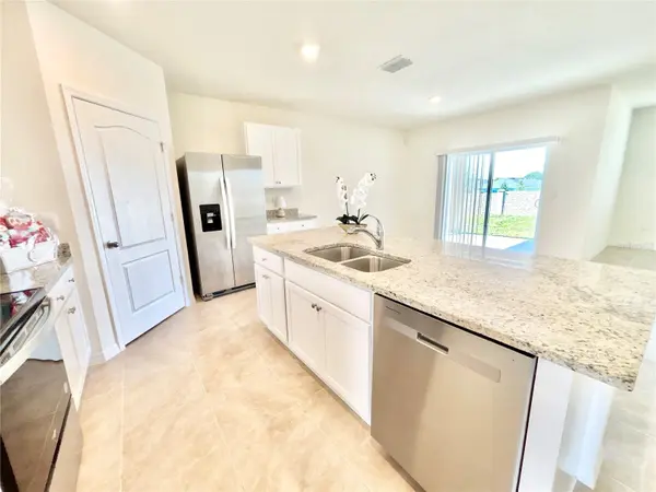 2752 GENTLE RAIN DR, Davenport, FL 33837