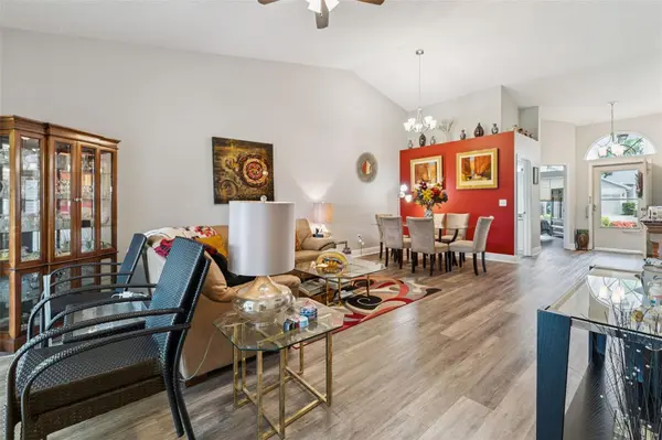 2404 NANTUCKET GLEN PL #2404, Sun City Center, FL 33573