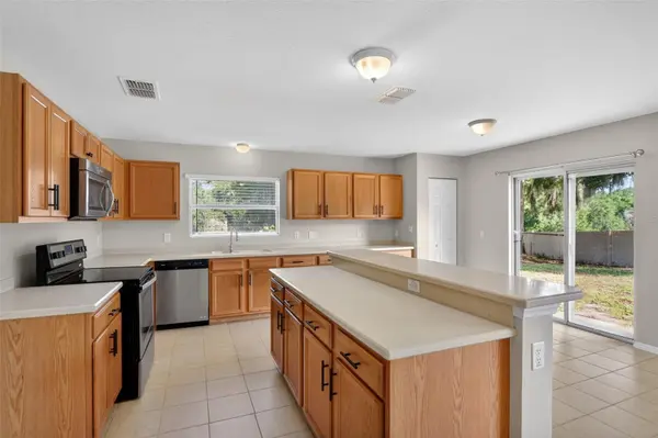 2832 BREEZY MEADOW RD, Apopka, FL 32712