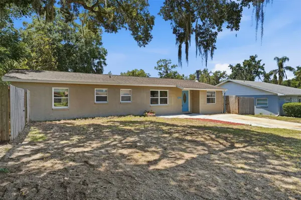 3104 GARDEN RD, Eustis, FL 32726