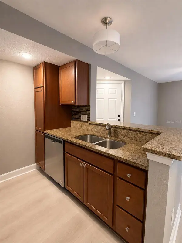 5124 CONROY RD #617, Orlando, FL 32811