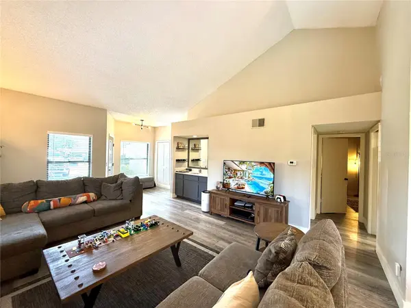 2816 COUNTRYBROOK DR #L16, Palm Harbor, FL 34684
