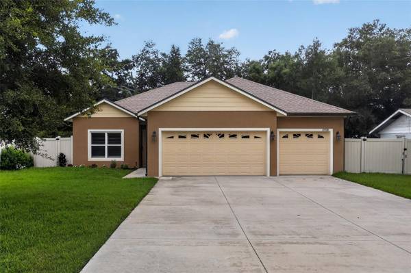 27728 LISA DR, Tavares, FL 32778
