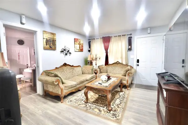 414 W ELLA J GILMORE ST, Apopka, FL 32703
