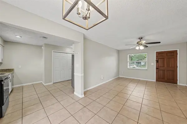 10410 N 27TH ST, Tampa, FL 33612