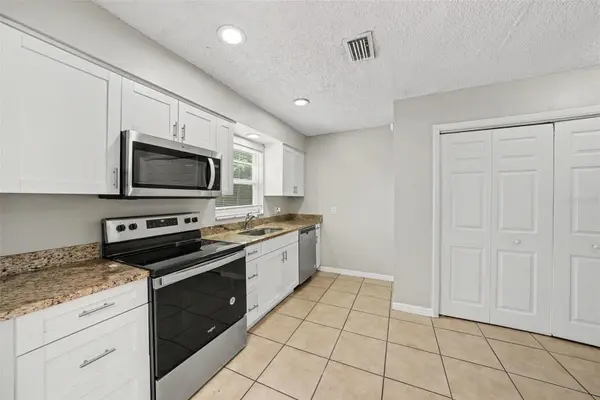 10410 N 27TH ST, Tampa, FL 33612