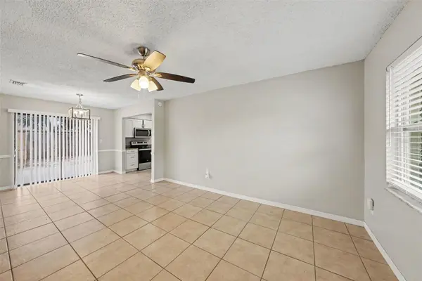 10410 N 27TH ST, Tampa, FL 33612
