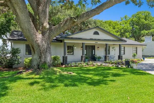1000 N LAKESHORE BLVD, Howey In The Hills, FL 34737