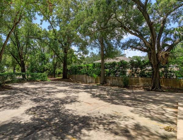 200 N THORNTON AVE, Orlando, FL 32801