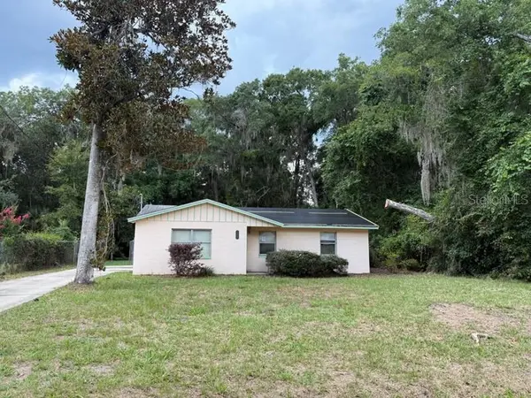 107 WOODLAWN RD, Satsuma, FL 32189